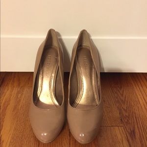BCBG Nude Heels-6.5